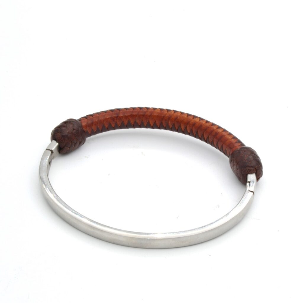 Pulsera en plata y cuero Amparo