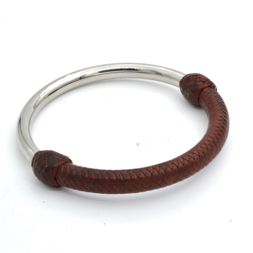 Pulsera Cheval realizada en plata y cuero
