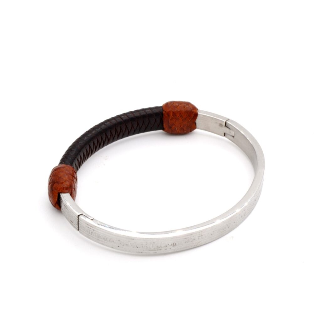 Pulsera Greca en plata y cuero, creación de Casanar
