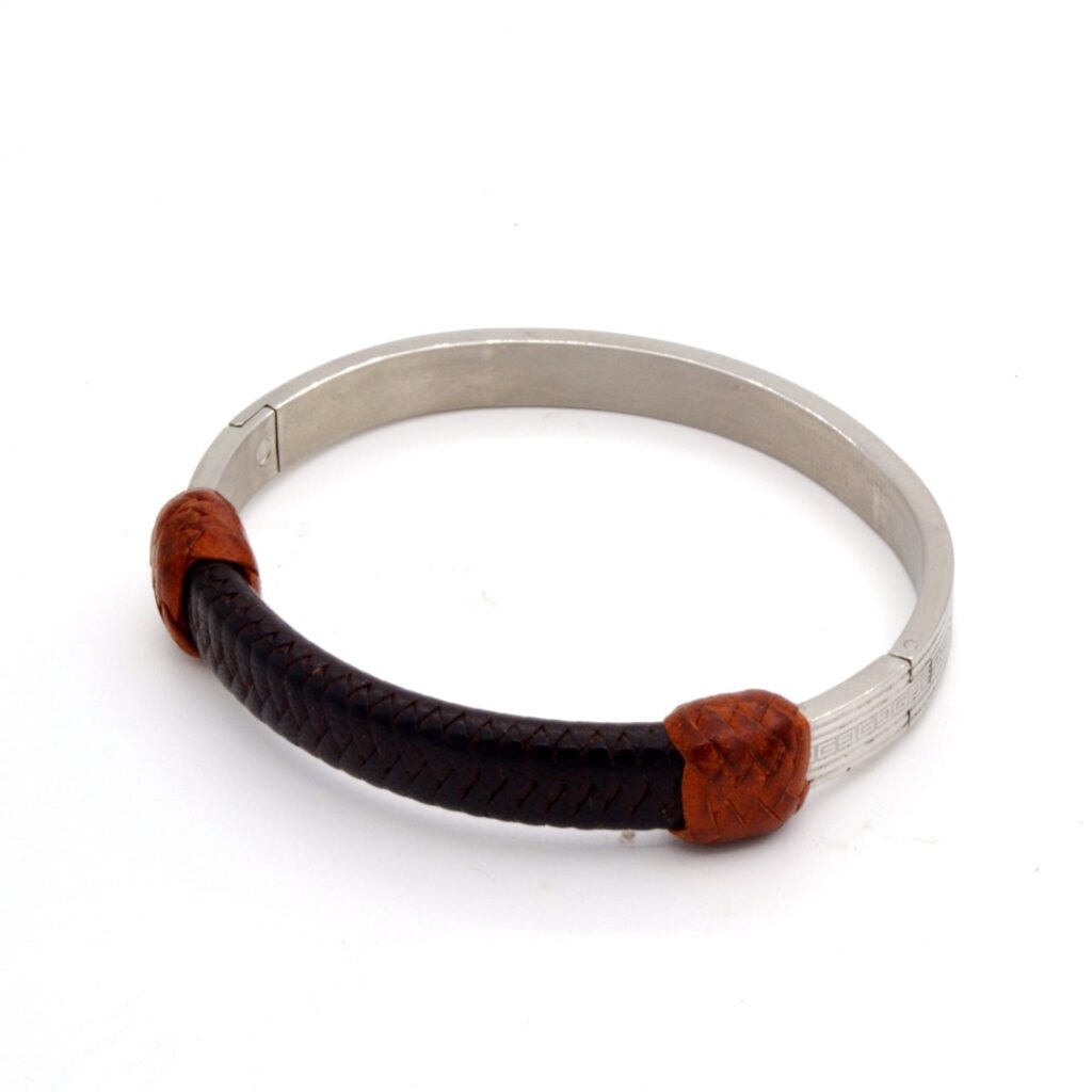 Pulsera Greca realizada en plata y cuero