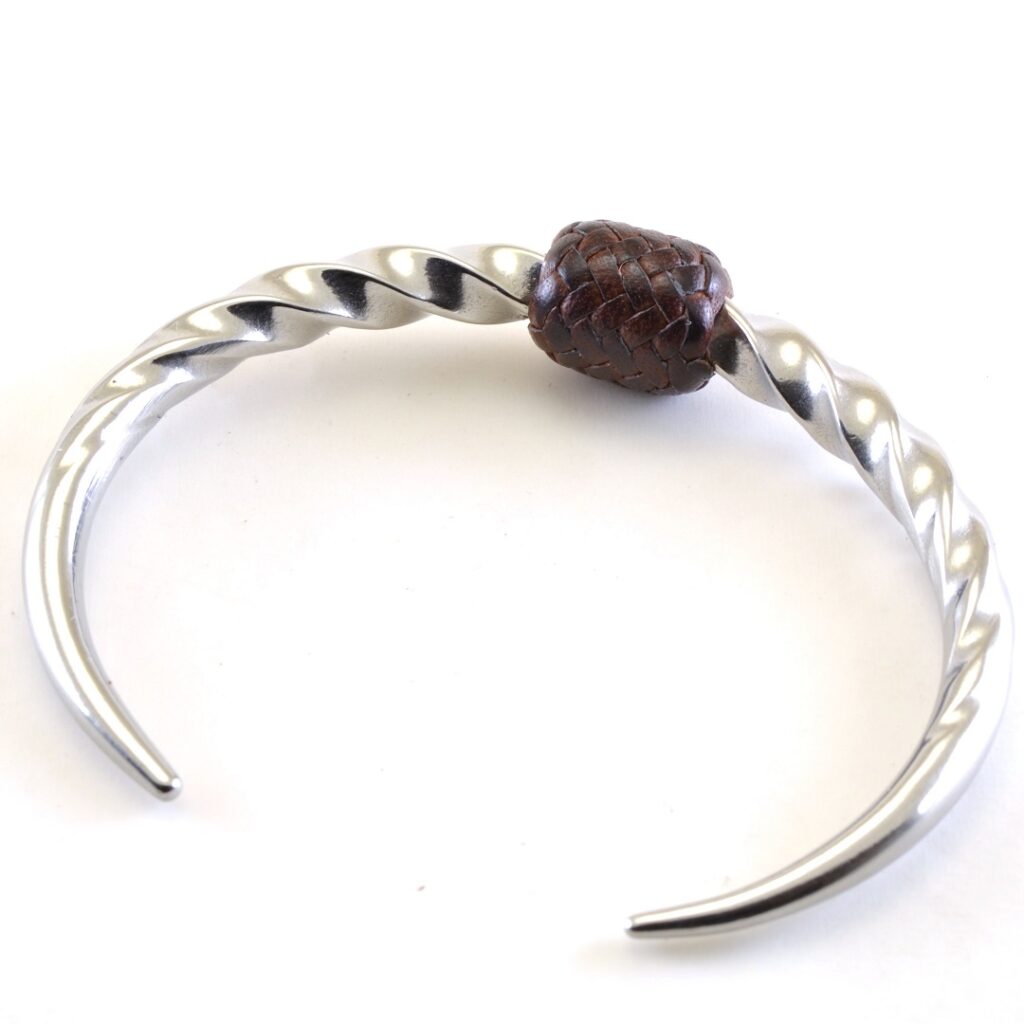 Pulsera Impala en acero y cuero